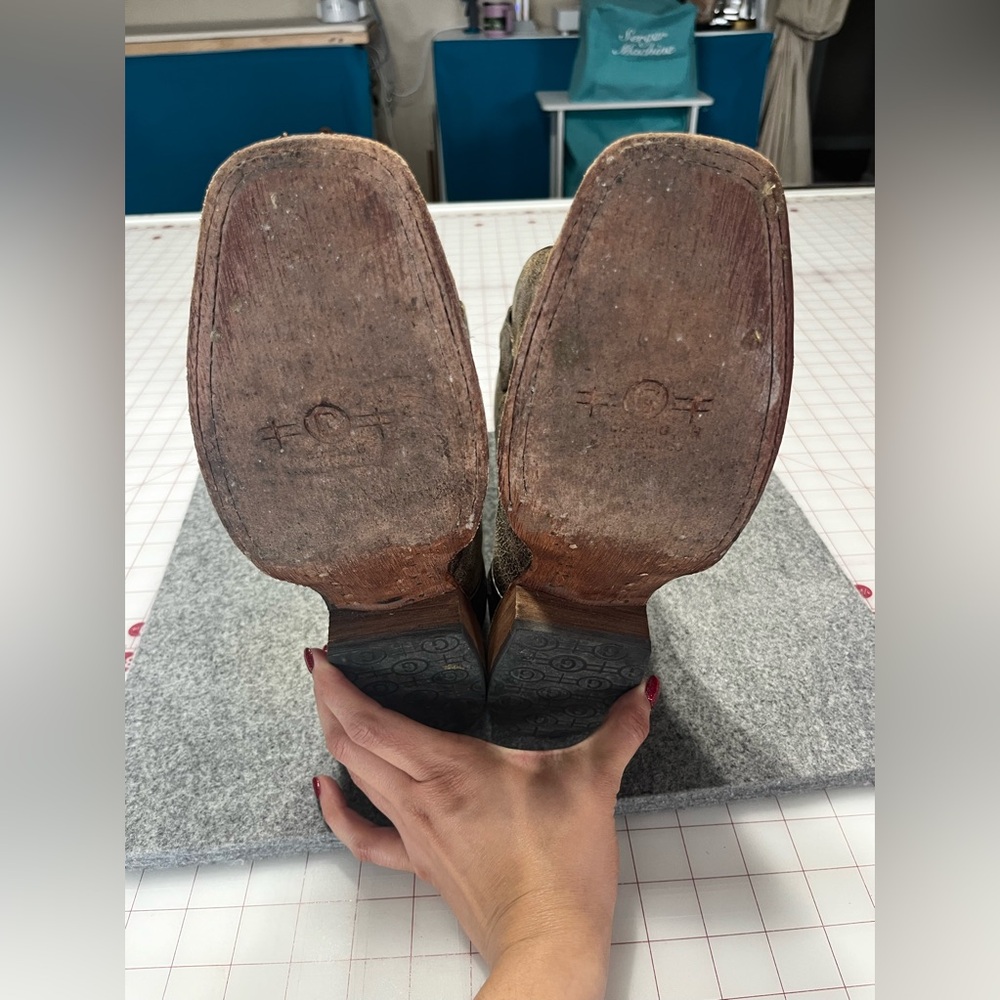 Cowgirl boots - Picture 6 of 8